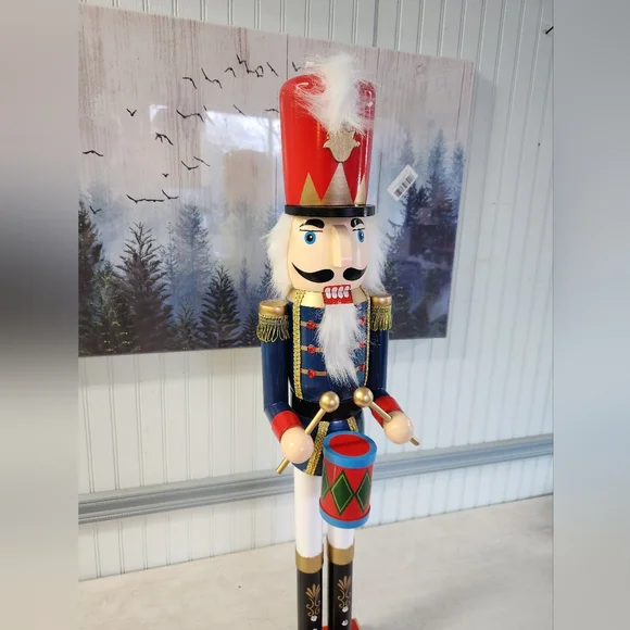 Nutcracker Soldier 2 1/2 Foot Tall - Picture 8 of 11